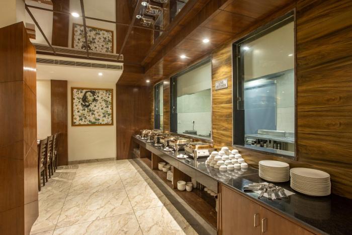 hotel stay vista delhi airport
