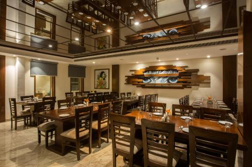 hotel stay vista delhi airport
