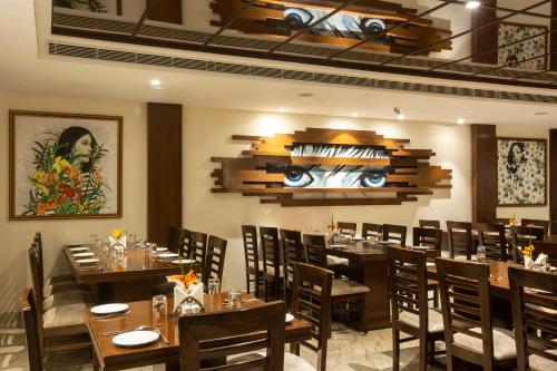 hotel stay vista delhi airport