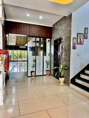 Hotel Avantika,,3 star