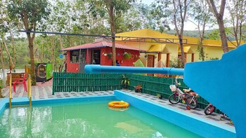 Lake Chill Resort,,3 star