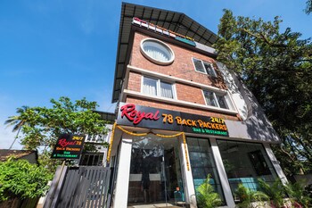 royal 78 backpackers bar and restaurant