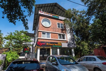 royal 78 backpackers bar and restaurant