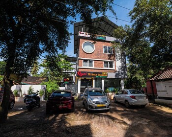 royal 78 backpackers bar and restaurant