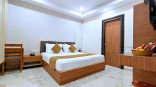 white panda hotels royal inn