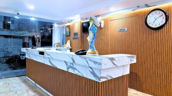 white panda hotels royal inn