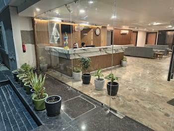 white panda hotels royal inn