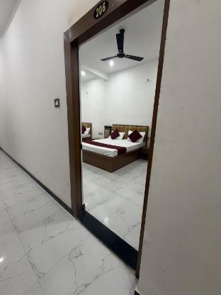 aakritis home stay