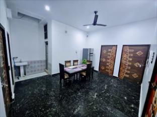 aakritis home stay