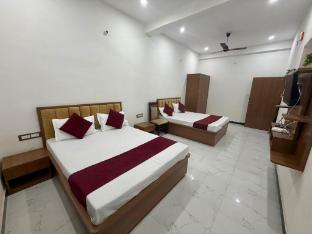 aakritis home stay