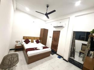 aakritis home stay