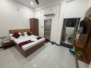 aakritis home stay