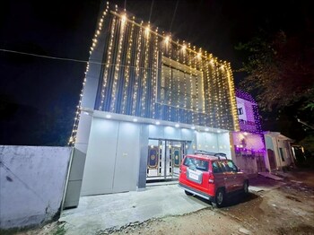 aakritis home stay