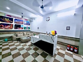 aakritis home stay