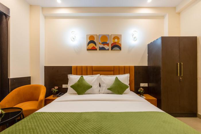 limewood stay premier golf course road sector 42