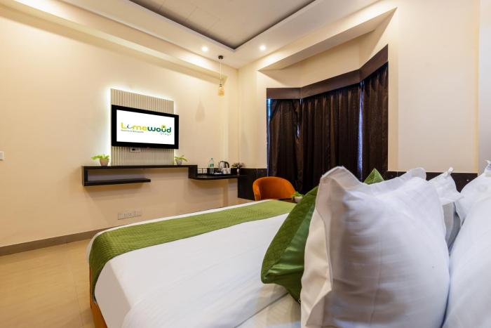 limewood stay premier golf course road sector 42