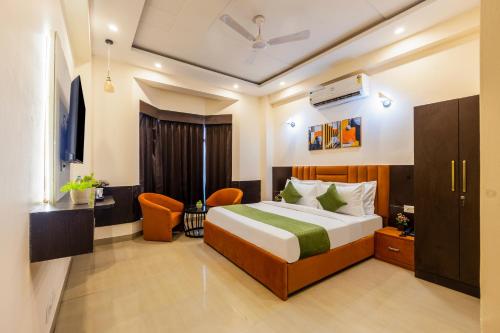 limewood stay premier golf course road sector 42