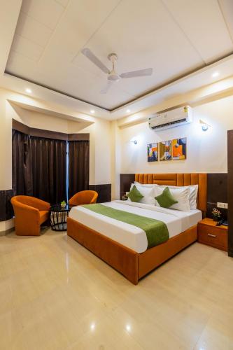 limewood stay premier golf course road sector 42