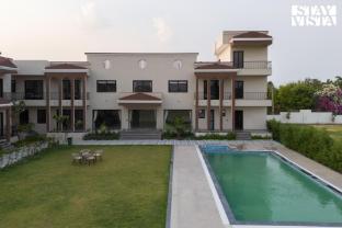 stayvista at eleganza resort