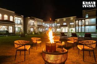 stayvista at eleganza resort