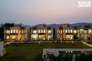 stayvista at eleganza resort