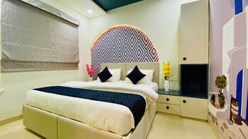 Staymoodyy - Netherlands Themed Studio With Bath Tub,38, Nsc Fortune City Jhalaria Pin 452016,0 star