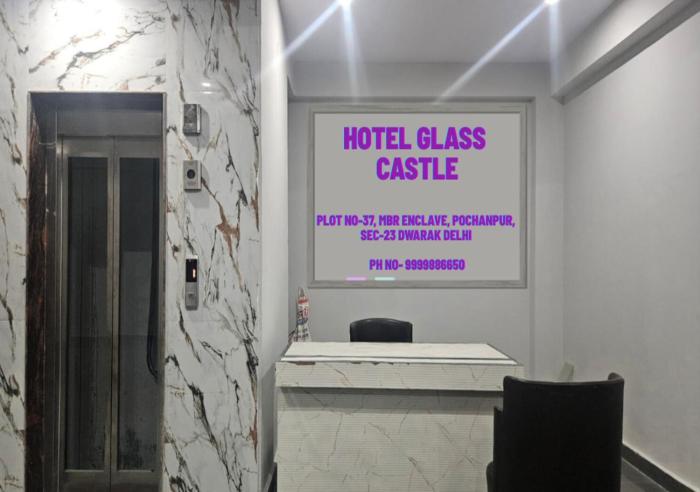 hotel glass castle