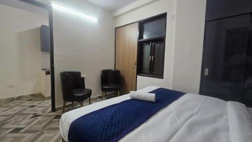Hotel Glass Castle,,3 star