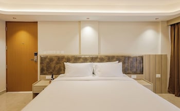 Olwen Suites,,3 star