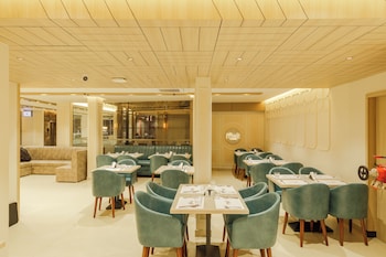 Olwen Suites,,3 star