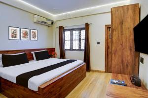 super collection o baga beach goa formerly traveller guest house