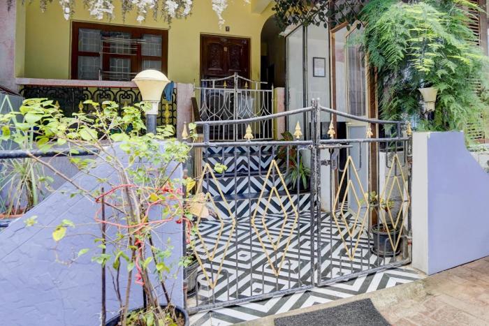 super collection o baga beach goa formerly traveller guest house