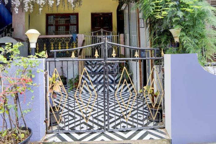 super collection o baga beach goa formerly traveller guest house