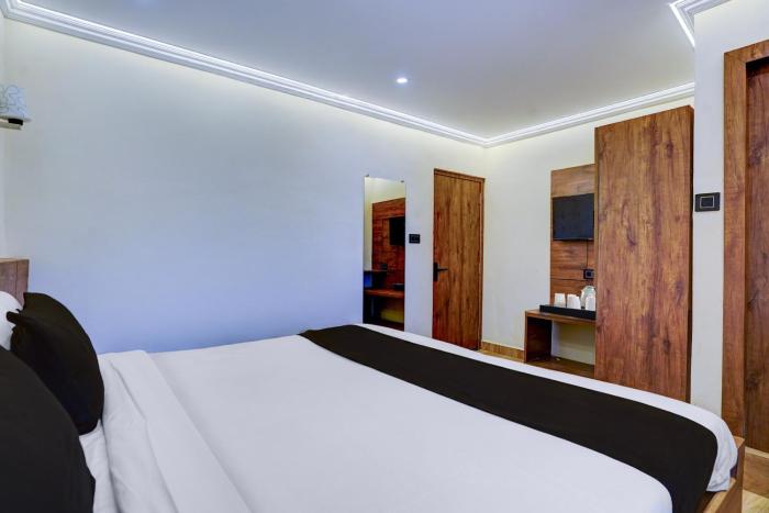 super collection o baga beach goa formerly traveller guest house