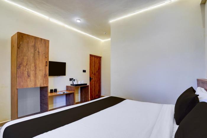 super collection o baga beach goa formerly traveller guest house