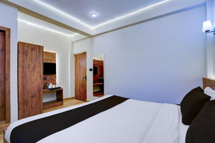 super collection o baga beach goa formerly traveller guest house