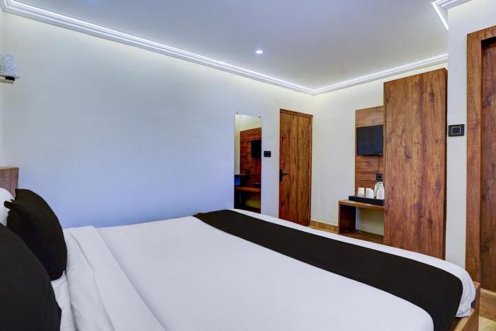 super collection o baga beach goa formerly traveller guest house