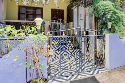 super collection o baga beach goa formerly traveller guest house