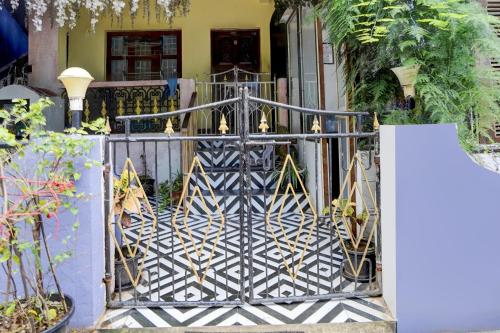 super collection o baga beach goa formerly traveller guest house