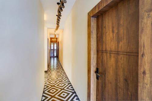 super collection o baga beach goa formerly traveller guest house