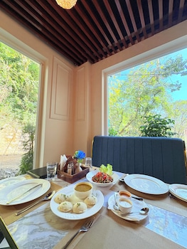 Roots & Peaks,,3 star