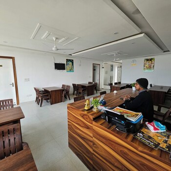 Ram Darshan Palace,,2 star