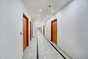 super townhouse preet vihar delhi