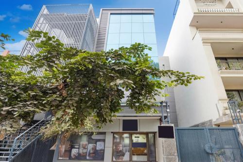 super townhouse preet vihar delhi