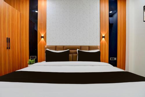 super townhouse preet vihar delhi