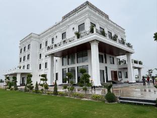 the holy awadh hotel