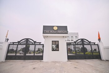 the holy awadh hotel