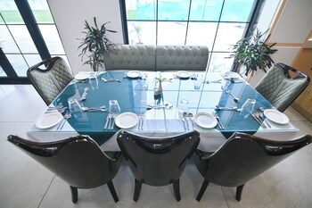 the holy awadh hotel