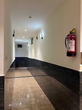 Hotel Central Point,,2 star