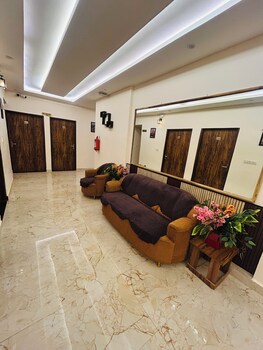 hotel dvl inn near jalmahal jaipur